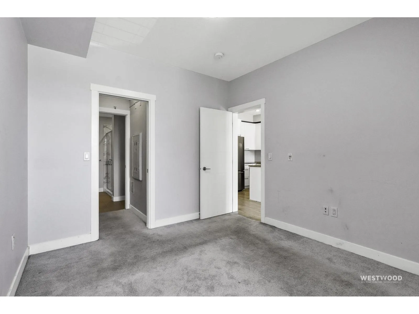210 20696 EASTLEIGH CRESCENT