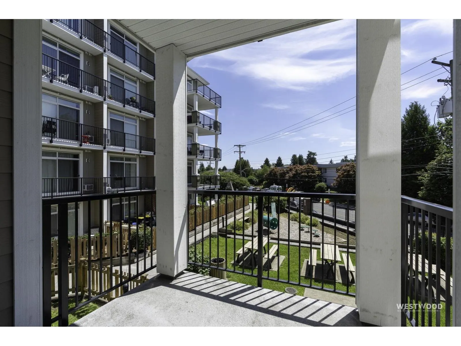210 20696 EASTLEIGH CRESCENT