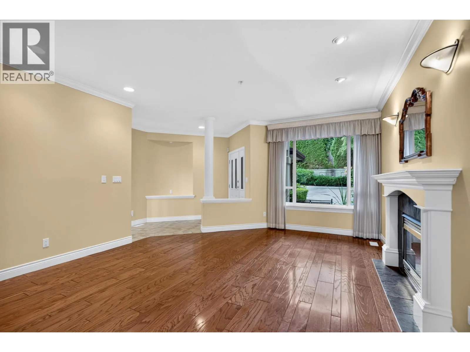 7 688 CITADEL DRIVE