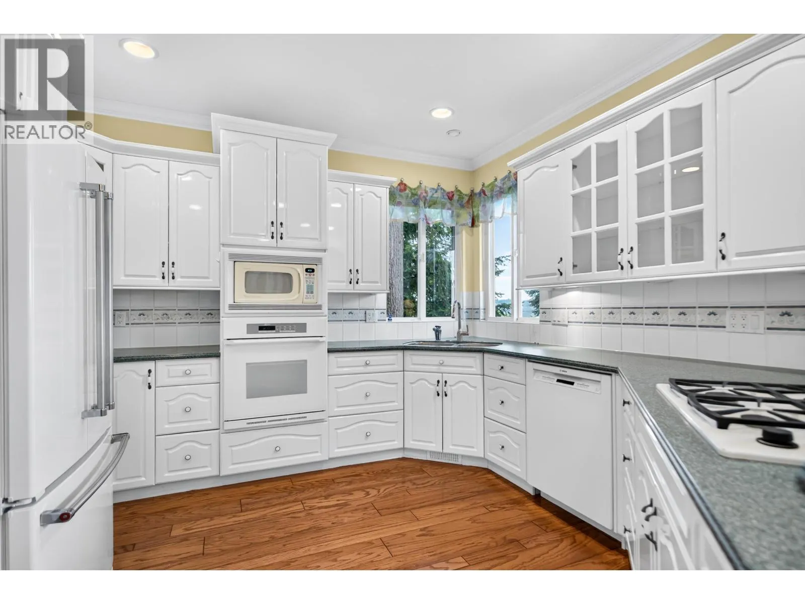 7 688 CITADEL DRIVE