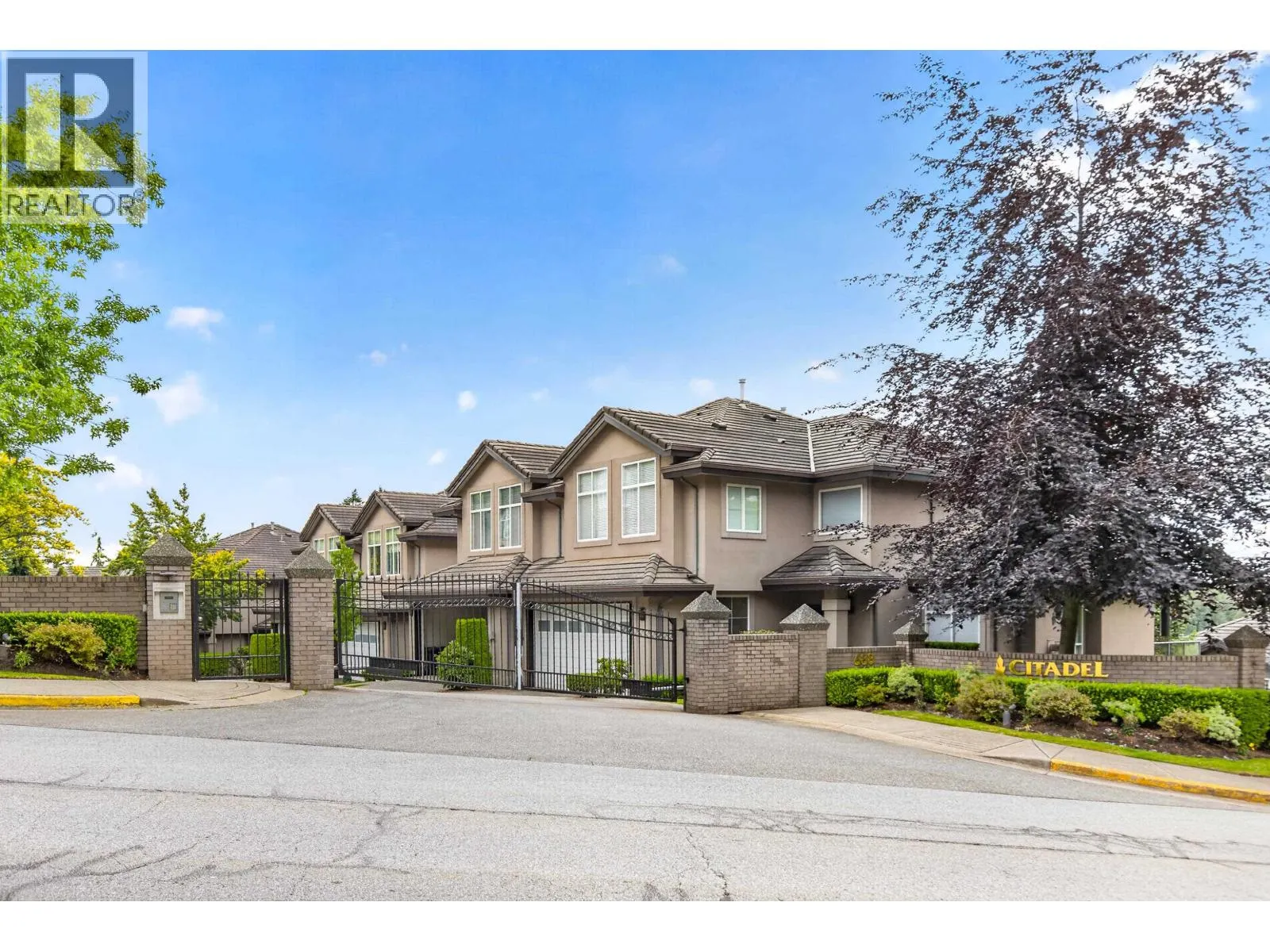 7 688 CITADEL DRIVE