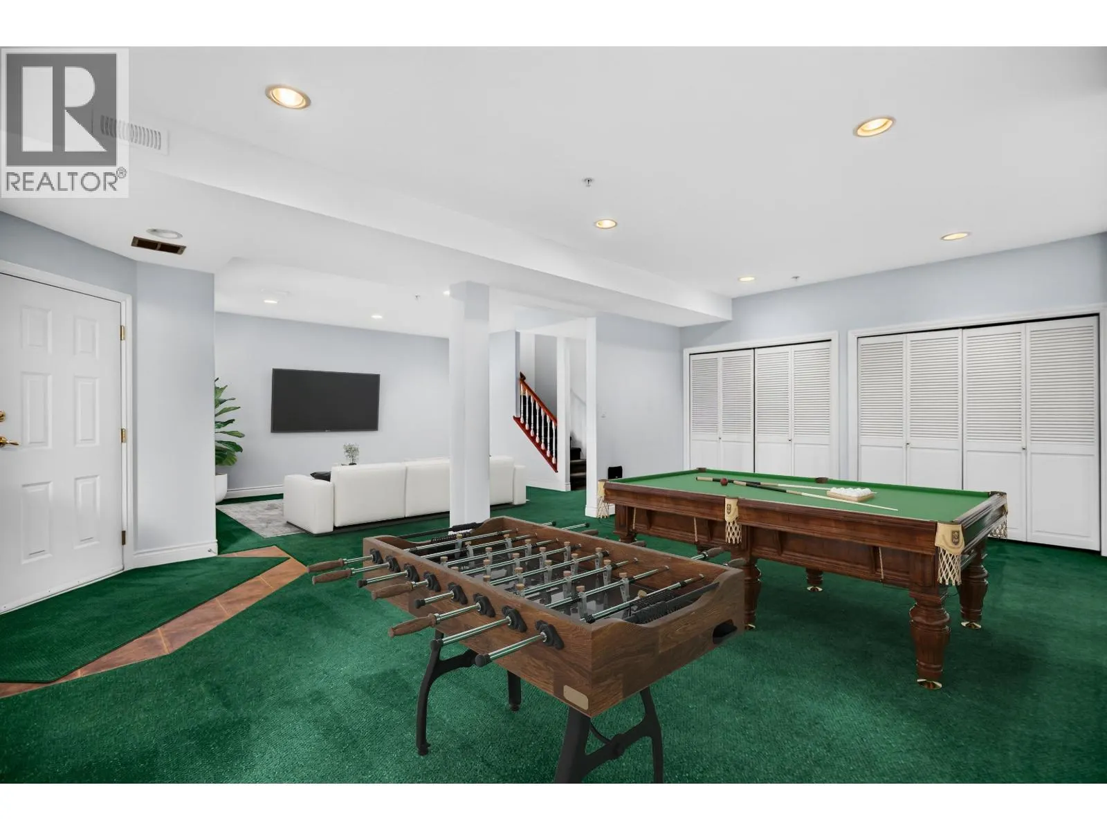 7 688 CITADEL DRIVE