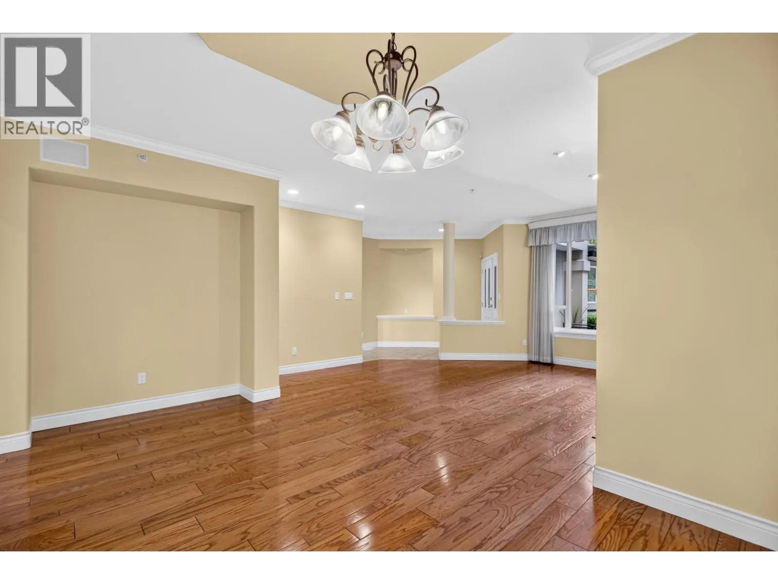 7 688 CITADEL DRIVE