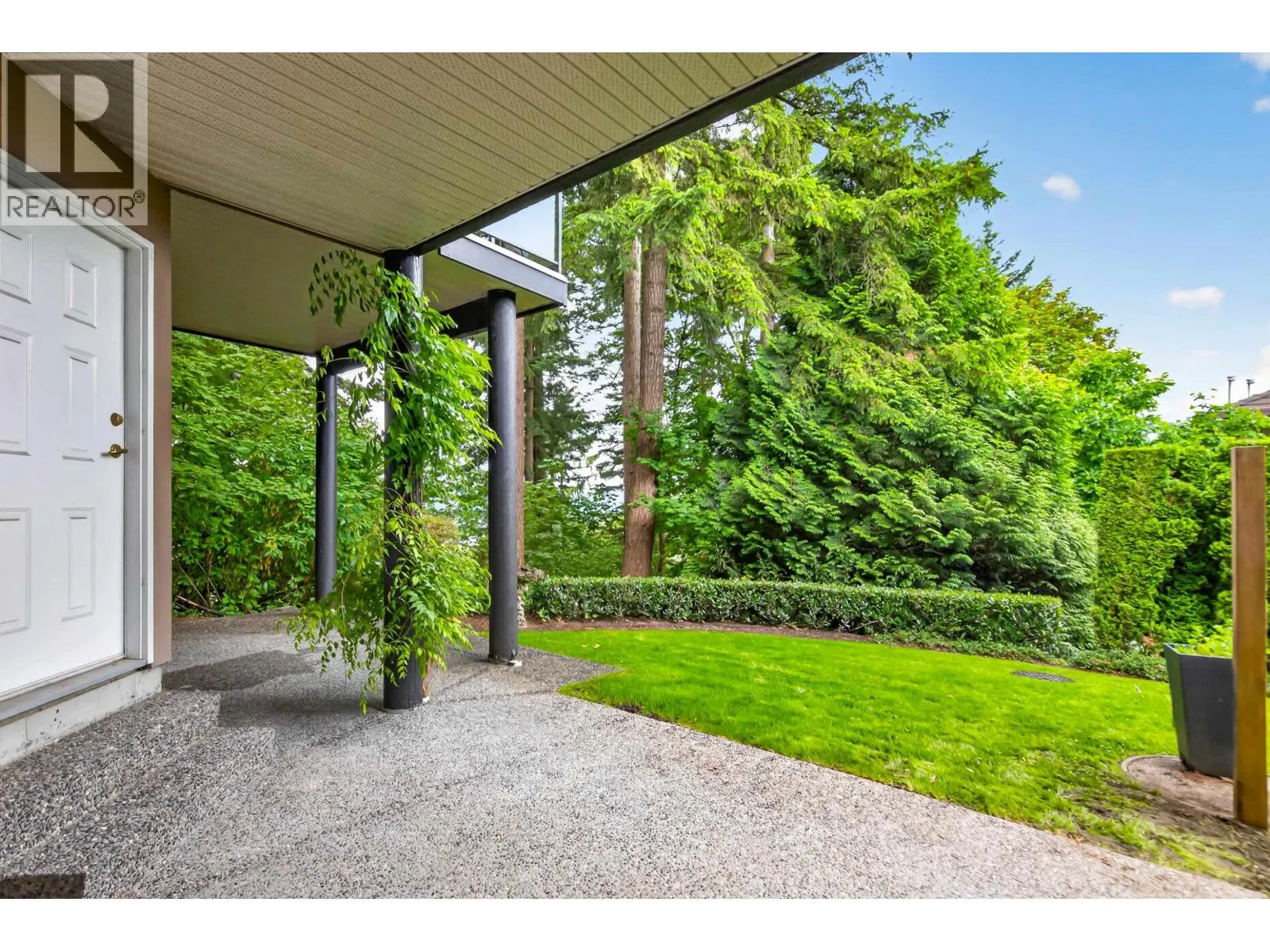 7 688 CITADEL DRIVE