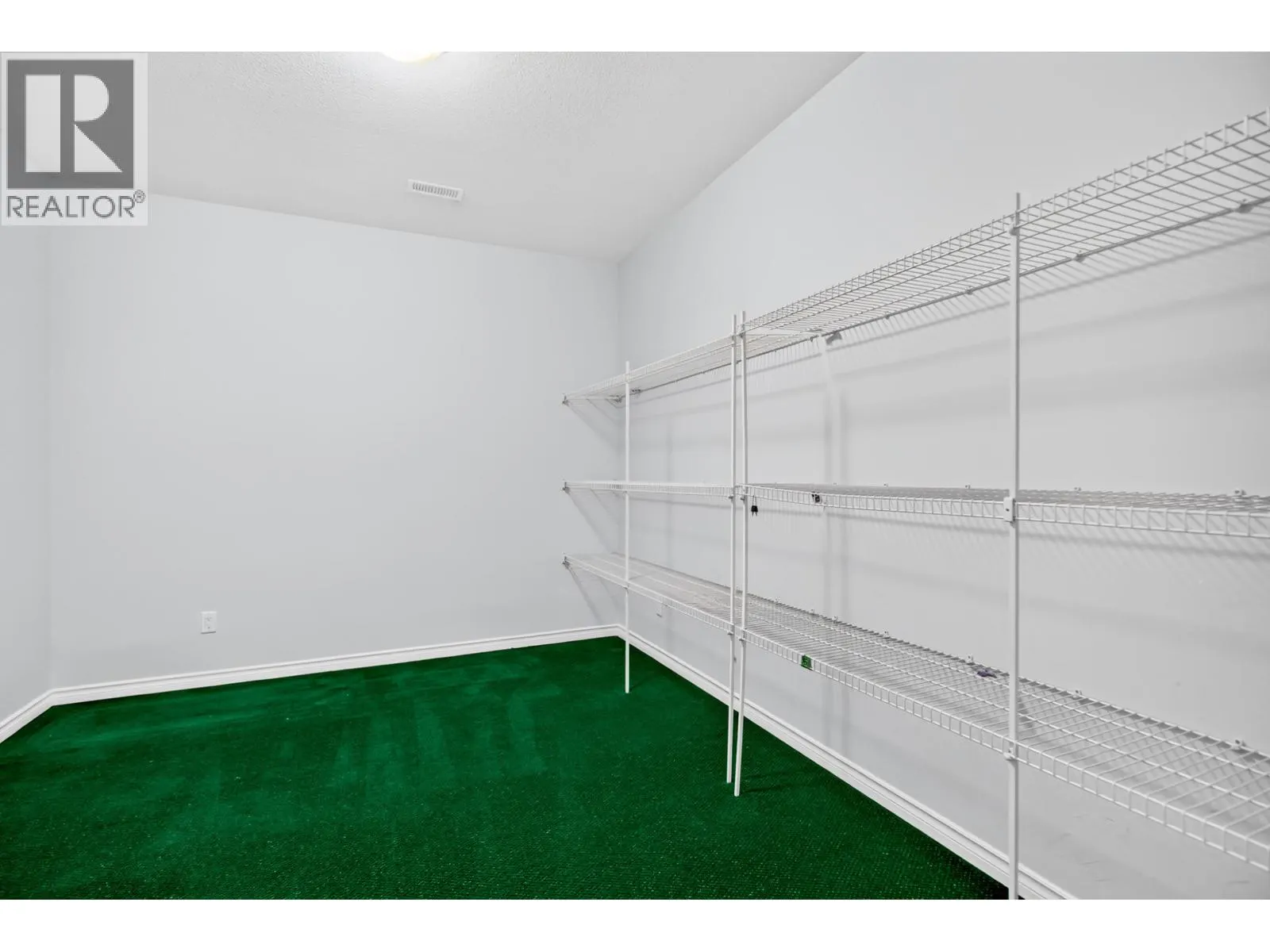 7 688 CITADEL DRIVE