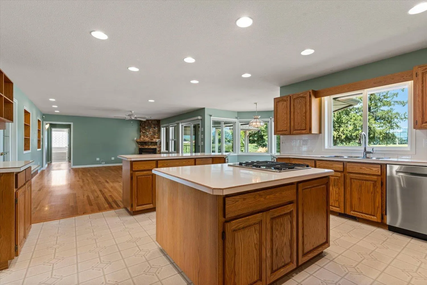 47083 BELL ROAD|Fairfield Island