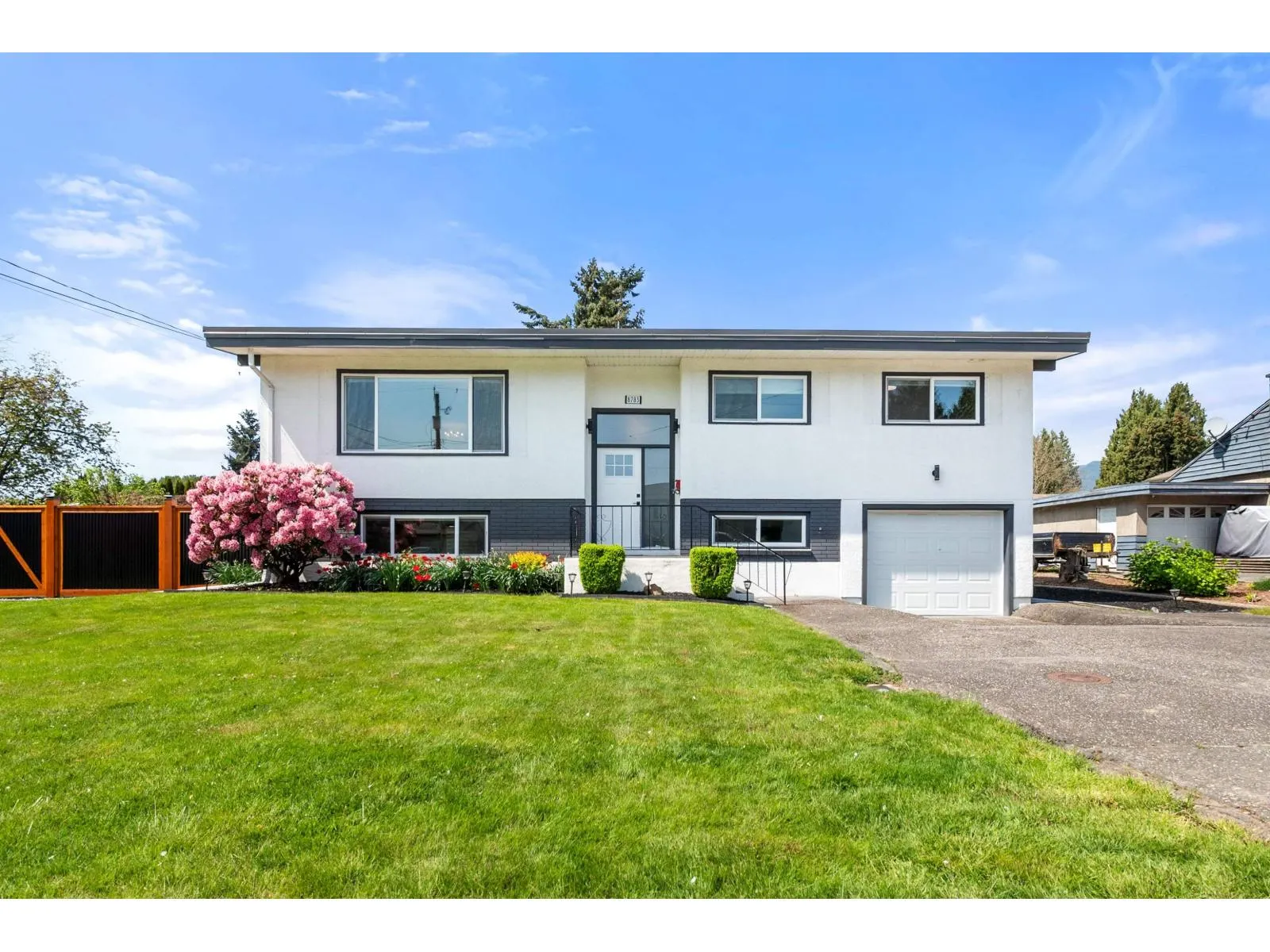 8783 BELLEVUE DRIVE|Chilliwack Proper West