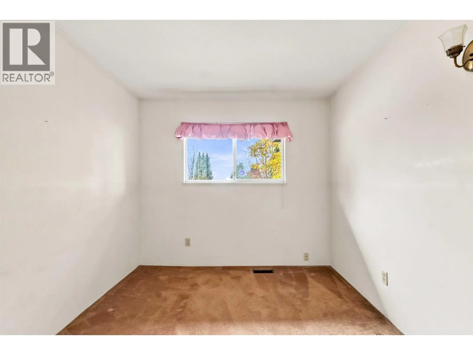 953 CAPTAIN COURT