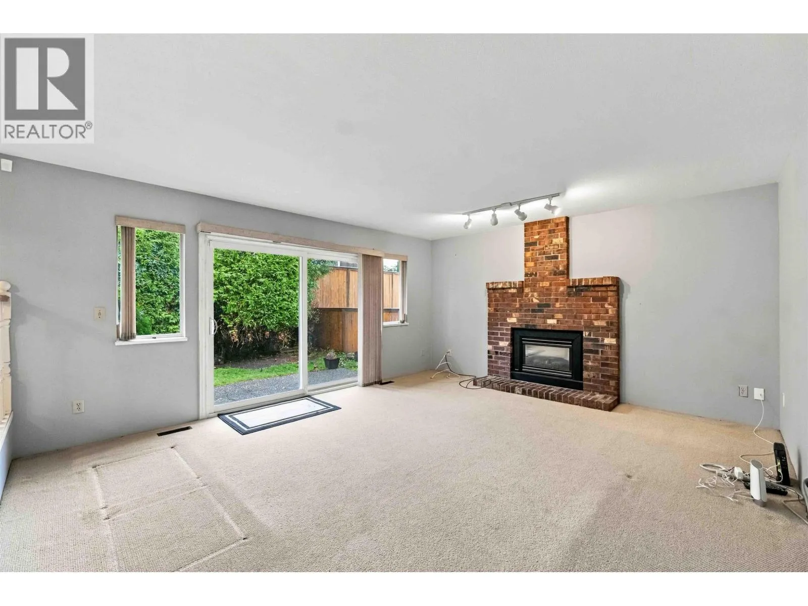 953 CAPTAIN COURT
