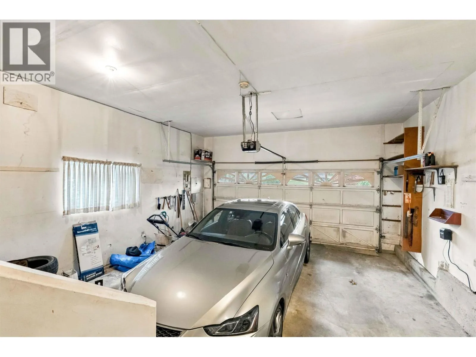 953 CAPTAIN COURT