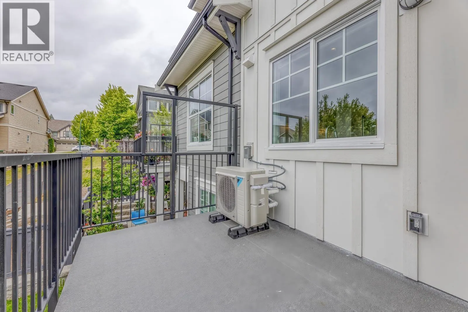 104 3421 QUEENSTON AVENUE
