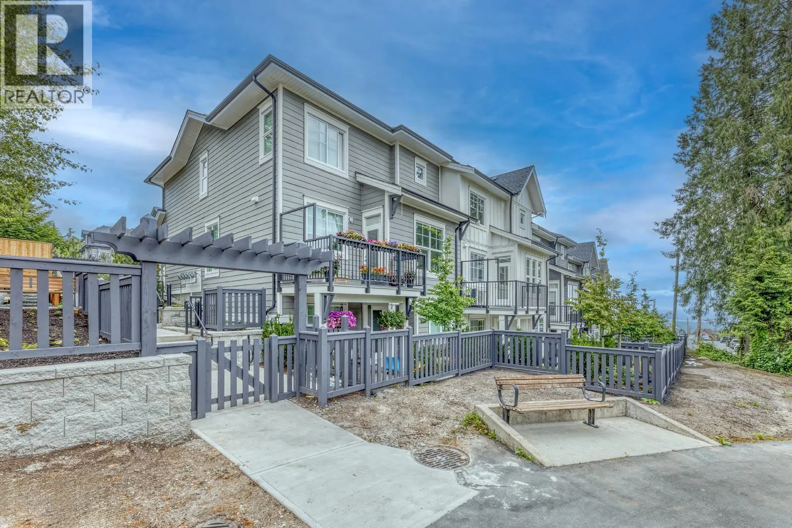 104 3421 QUEENSTON AVENUE