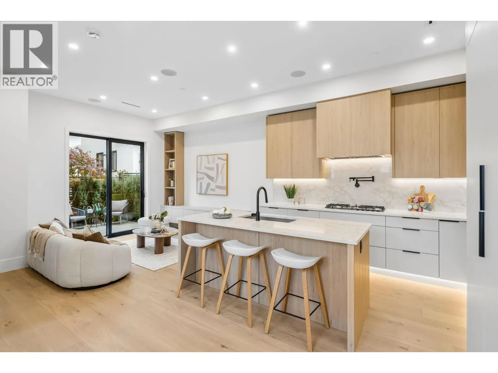 932 W 57TH STREET