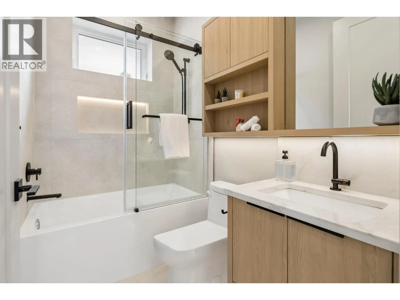 932 W 57TH STREET