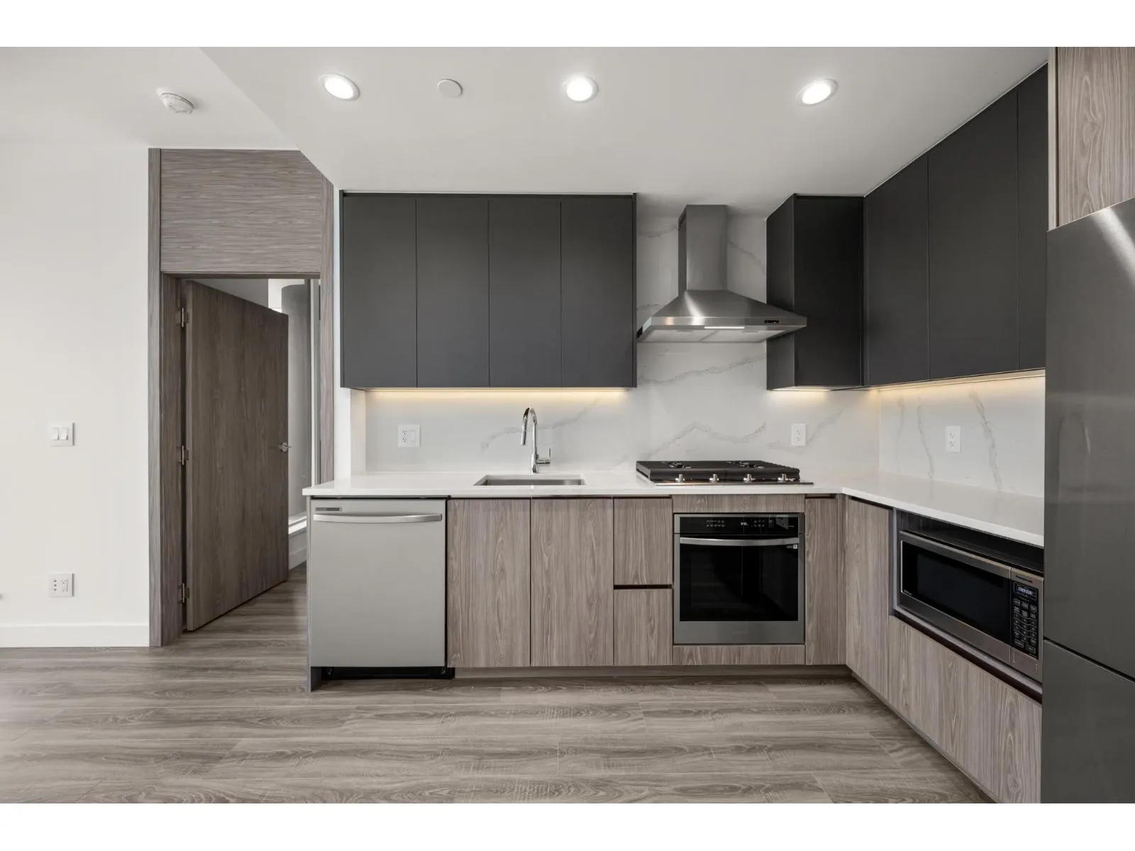3808 10750 135A STREET