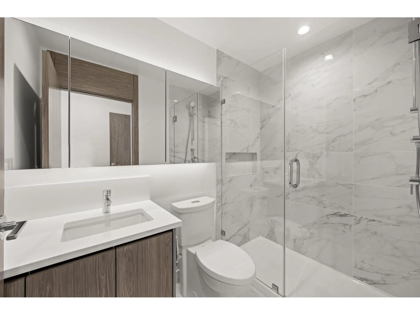 3808 10750 135A STREET
