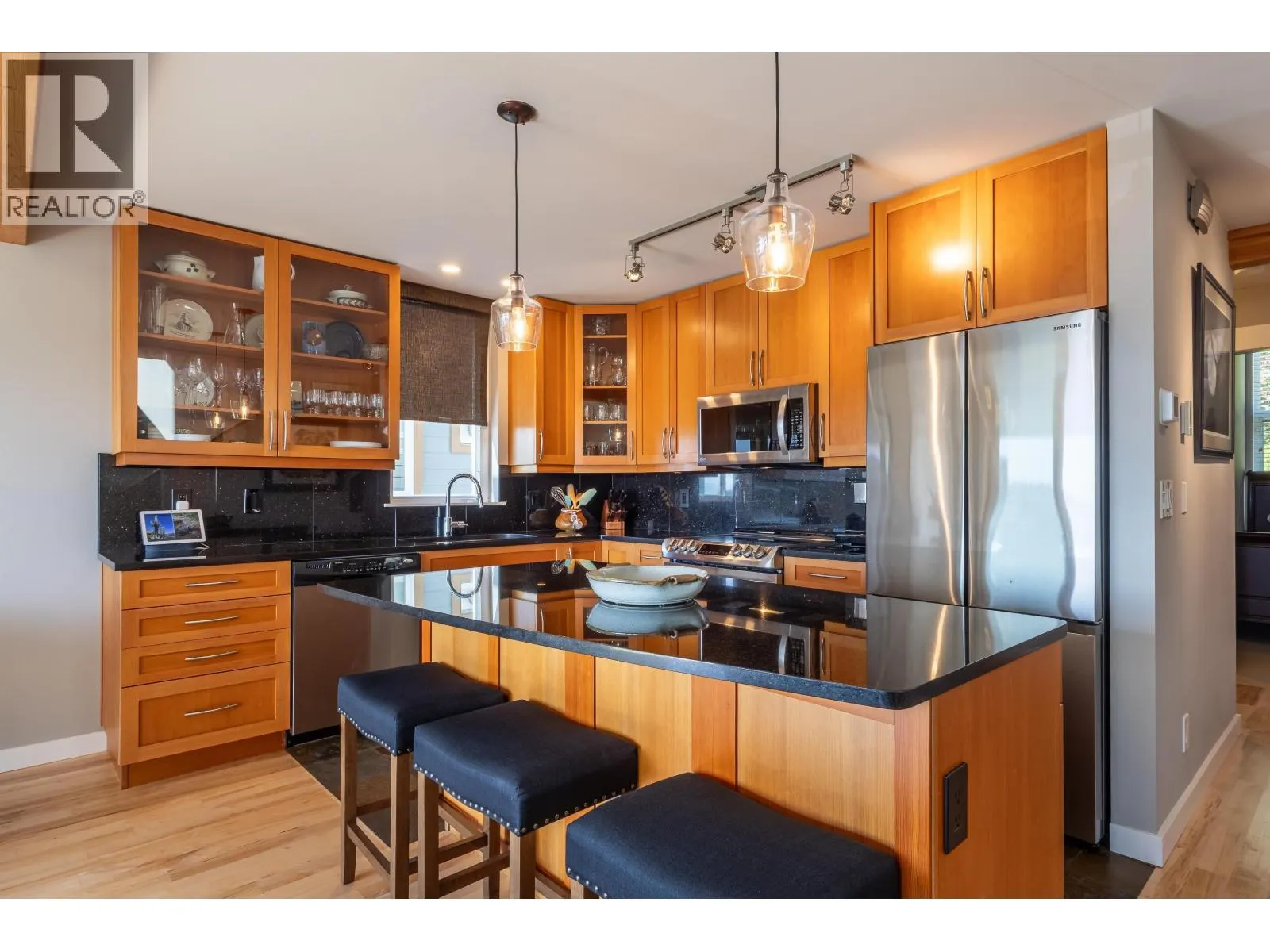 5374 WAKEFIELD BEACH LANE