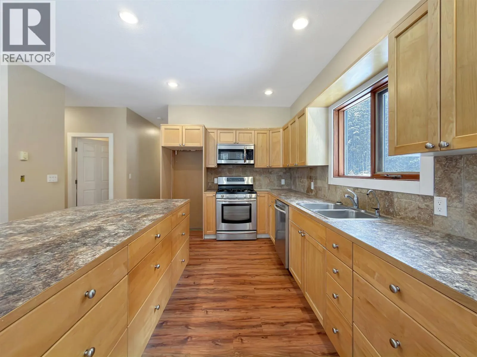 3124 HORSEFLY ROAD