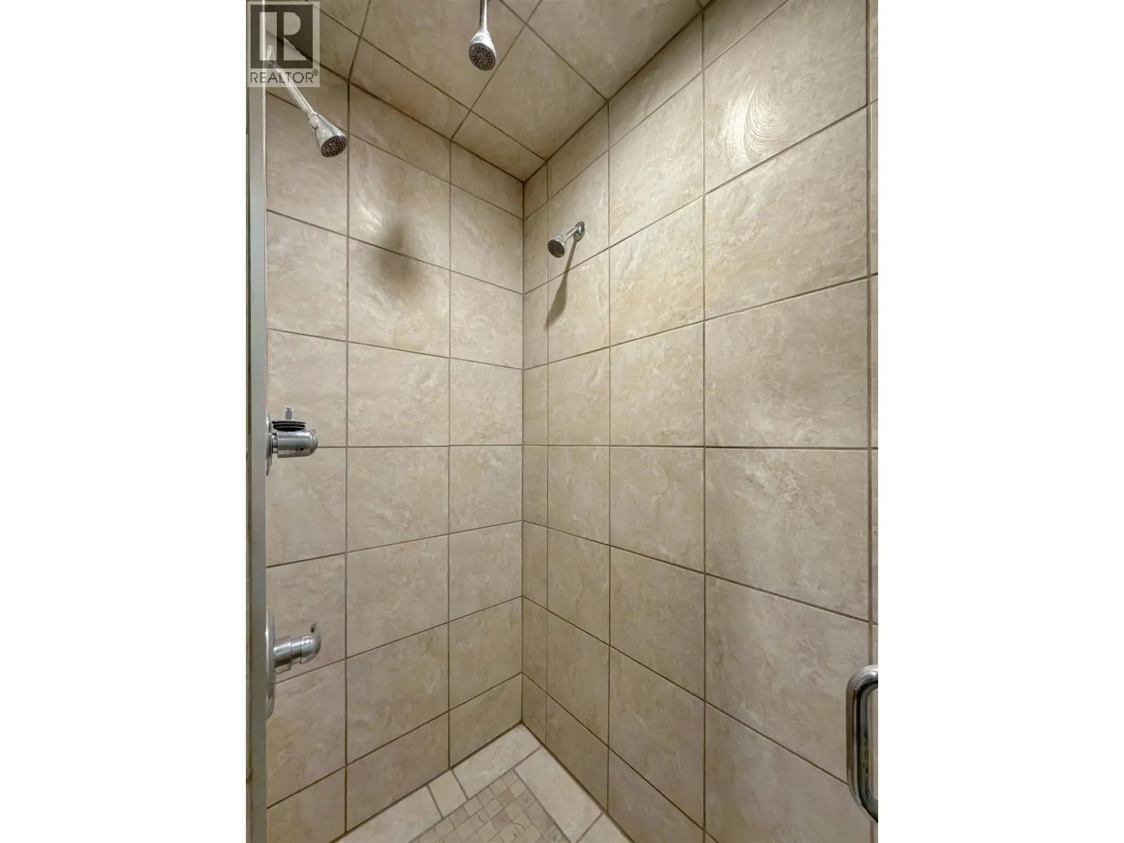 3124 HORSEFLY ROAD