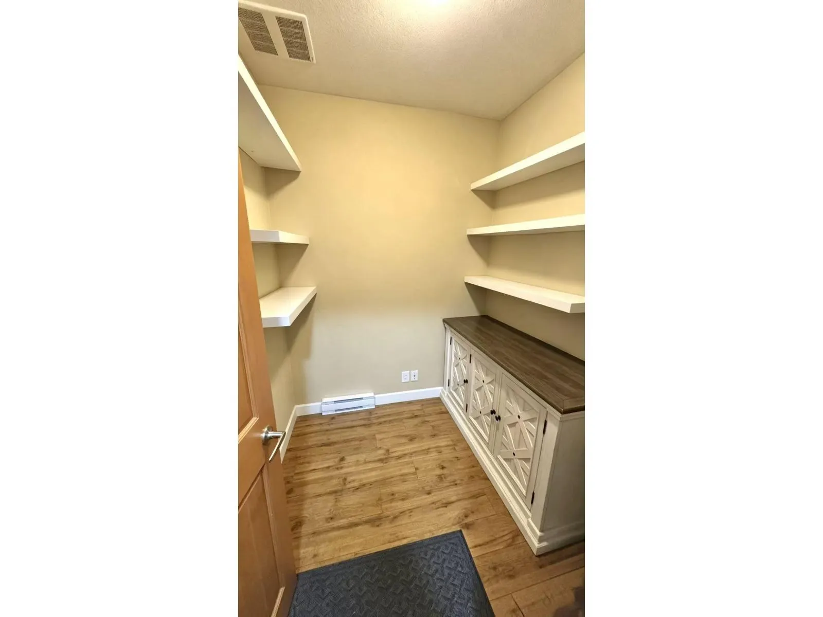 405 8067 207 STREET