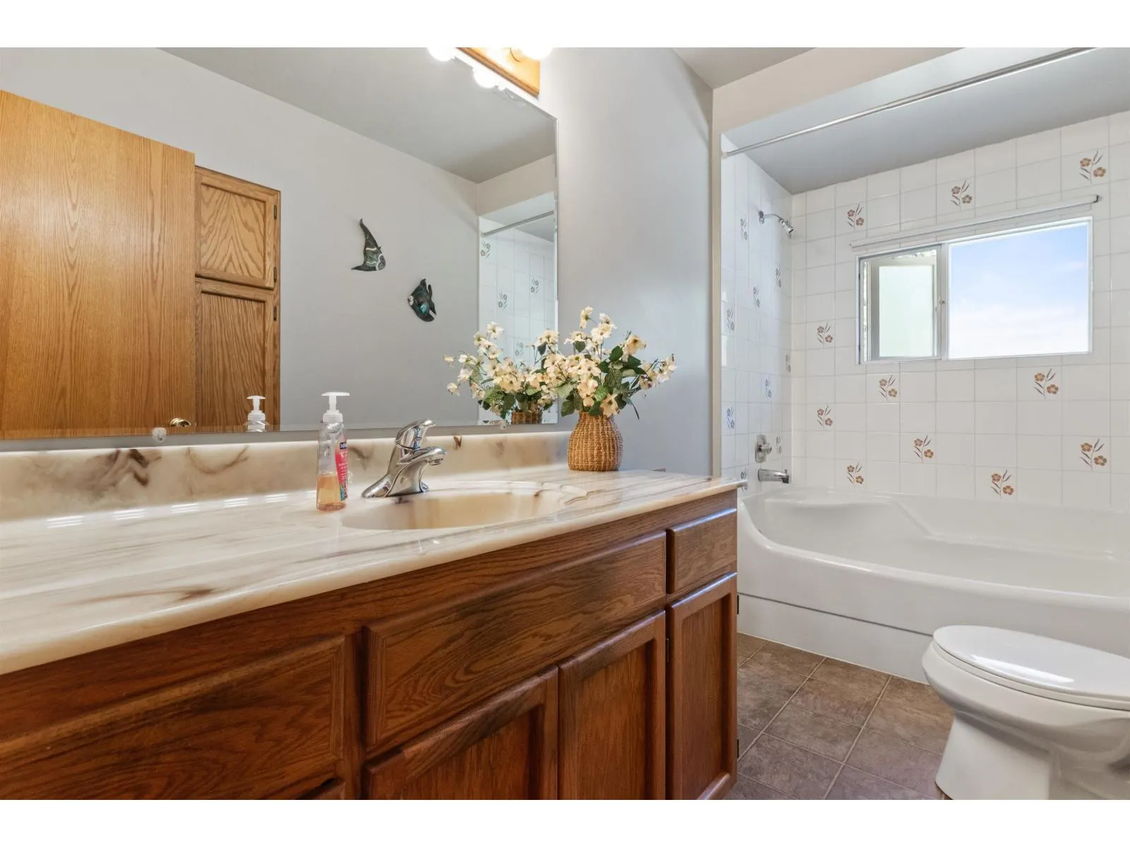19899 SILVERHOPE ROAD|Hope