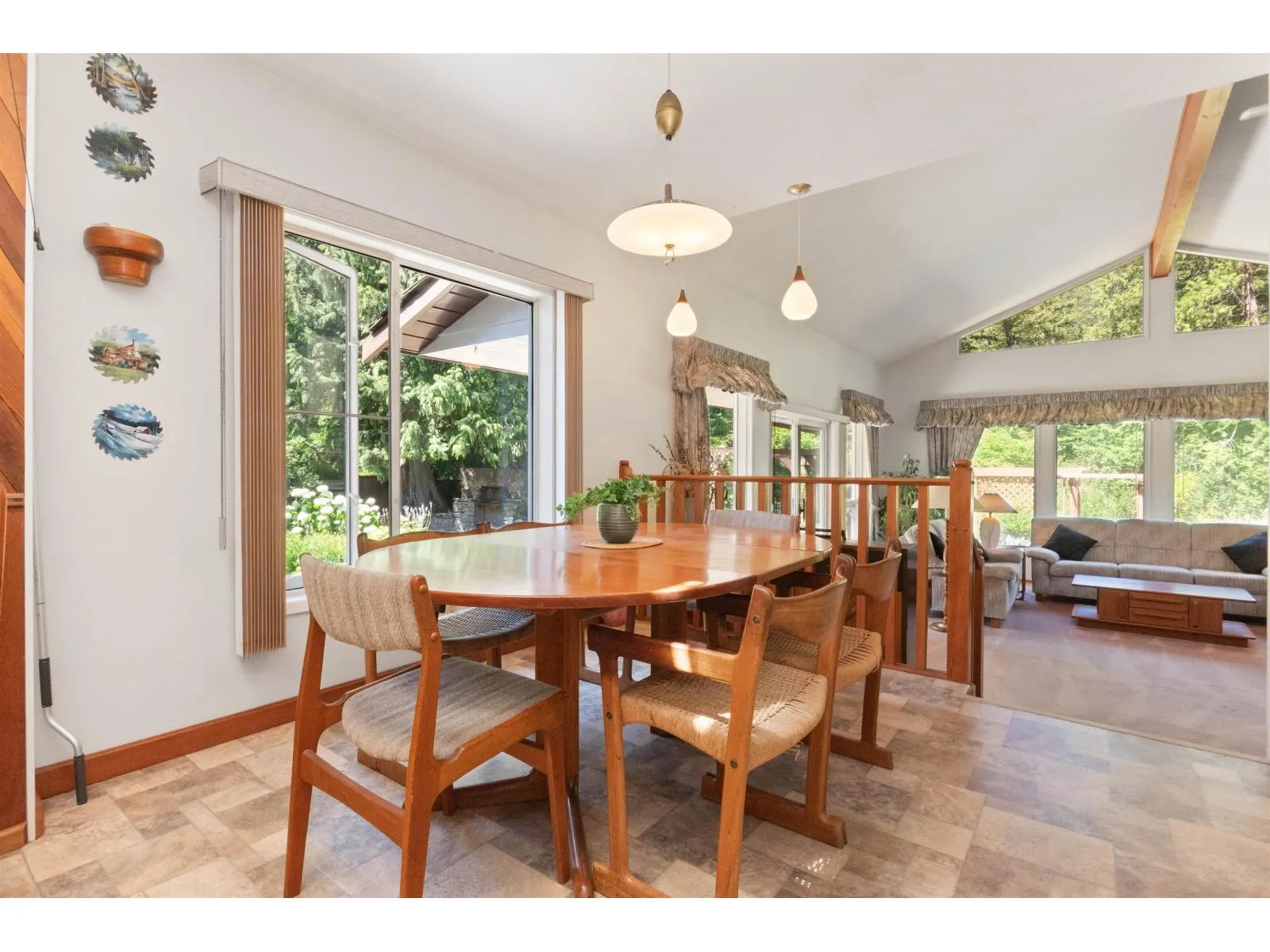 19899 SILVERHOPE ROAD|Hope