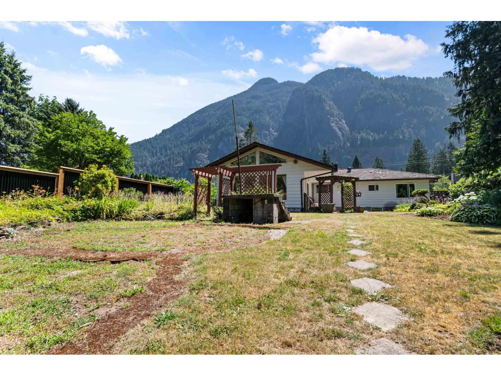19899 SILVERHOPE ROAD|Hope