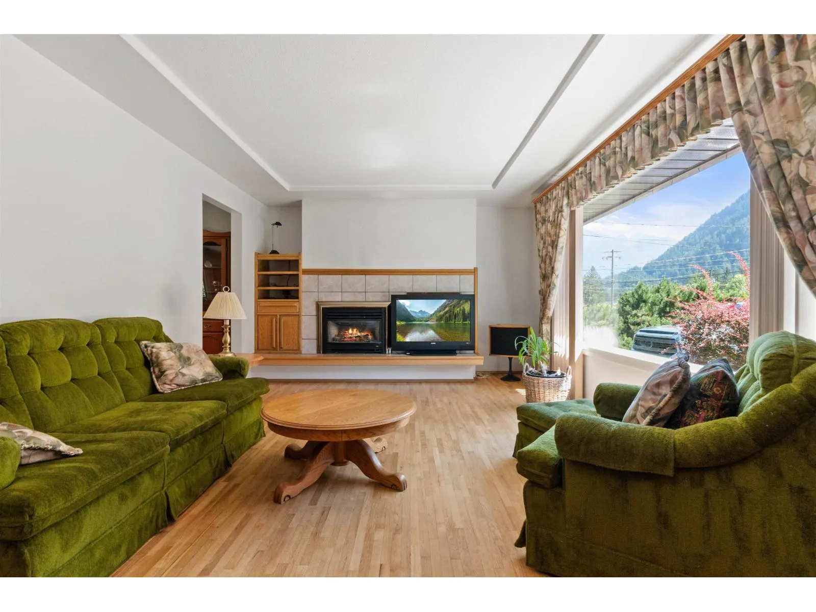 19899 SILVERHOPE ROAD|Hope