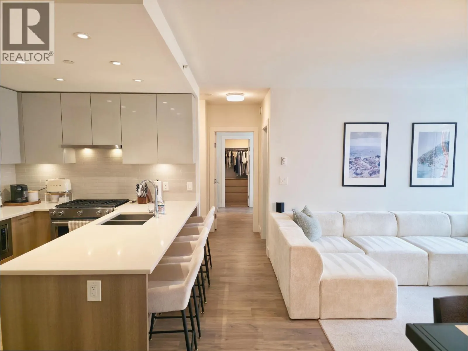 507 258 NELSON'S COURT