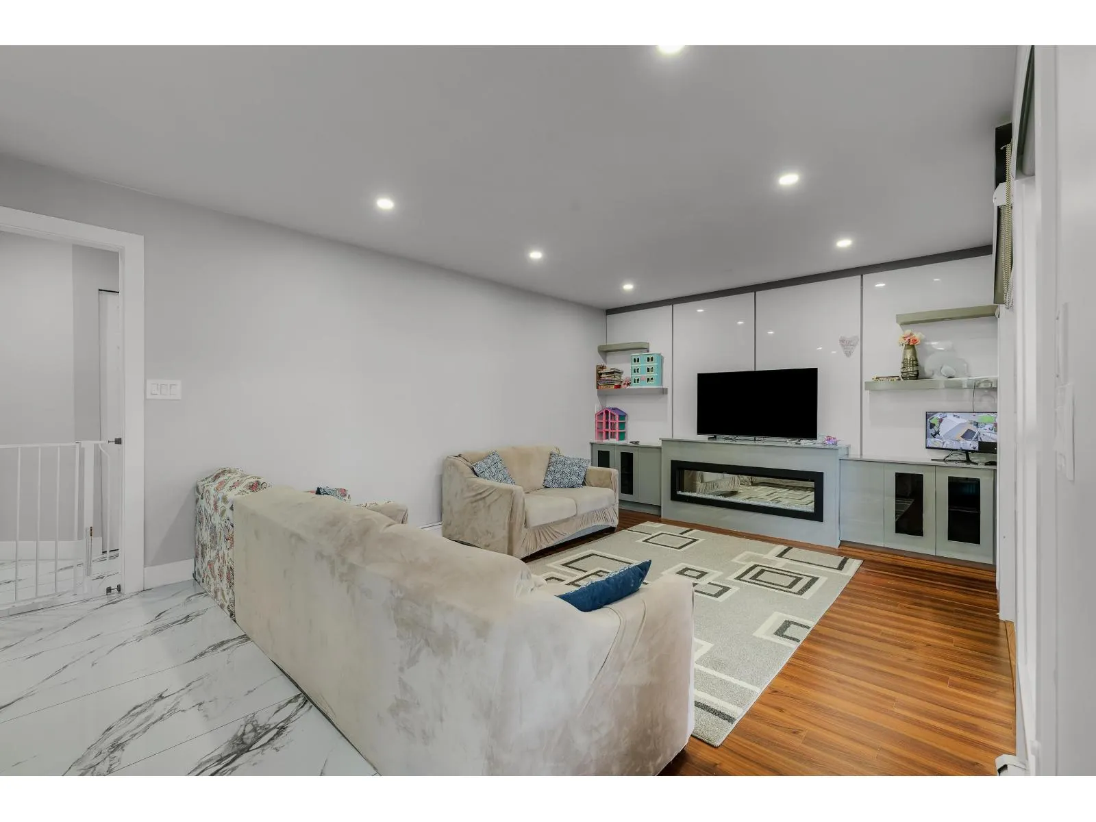8708 143A STREET