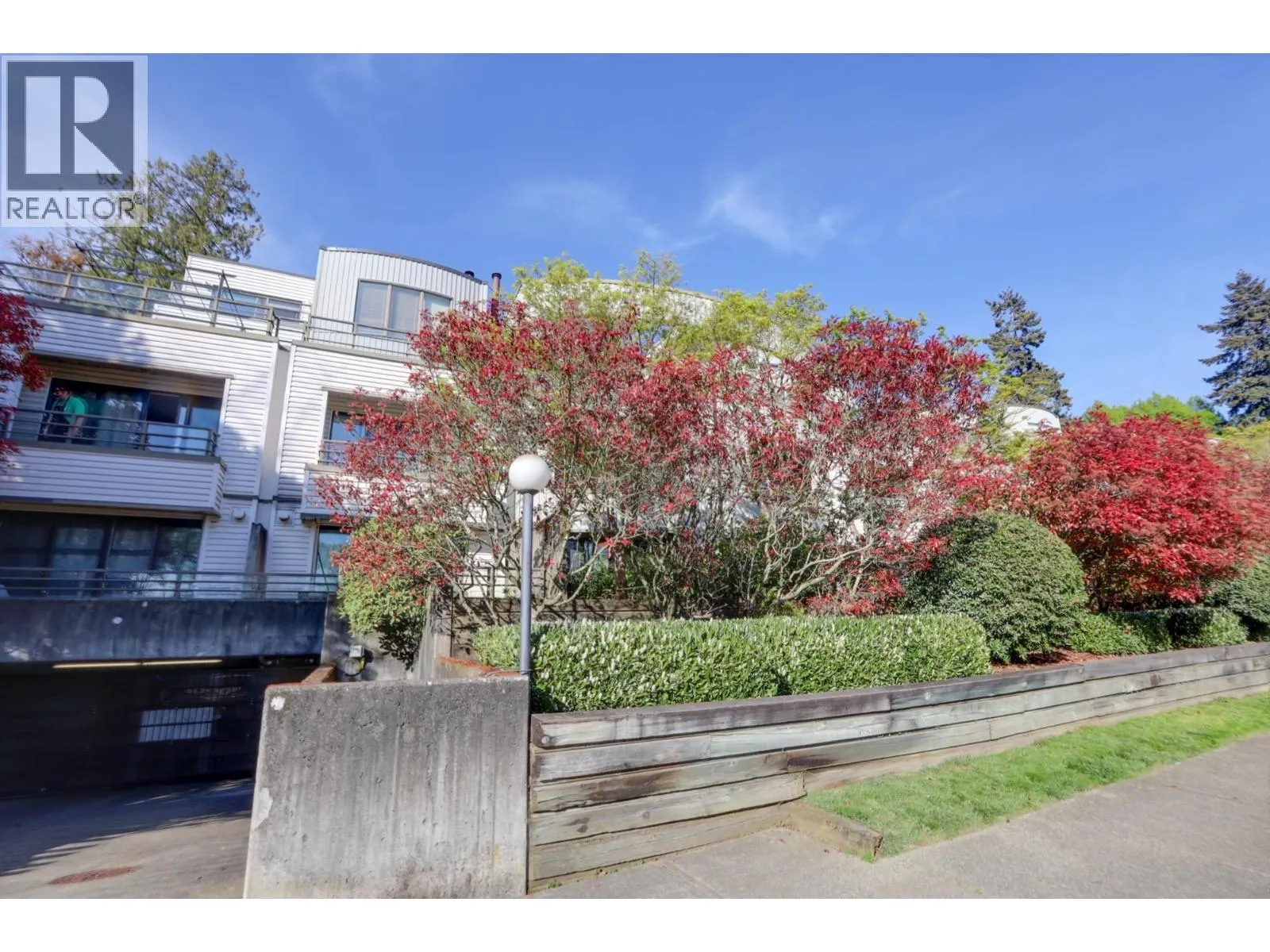 3 2150 SE MARINE DRIVE
