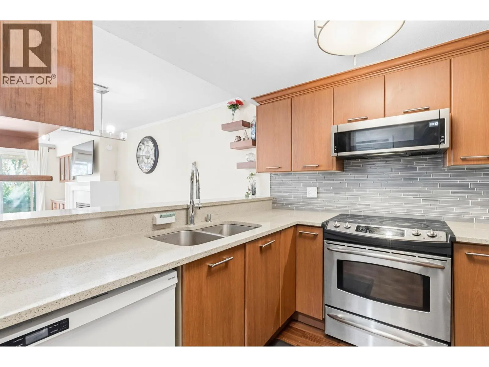 3 2150 SE MARINE DRIVE