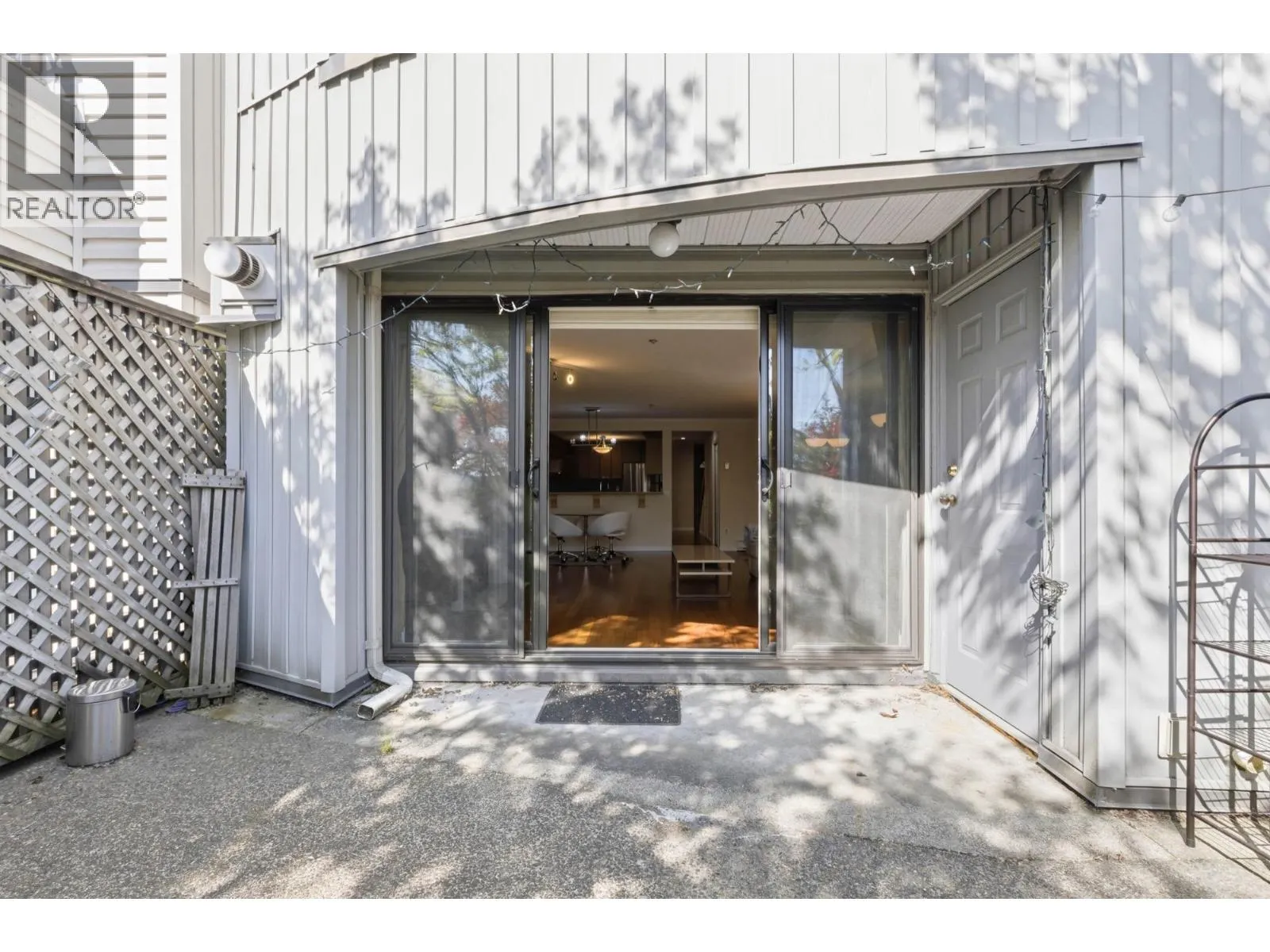 3 2150 SE MARINE DRIVE