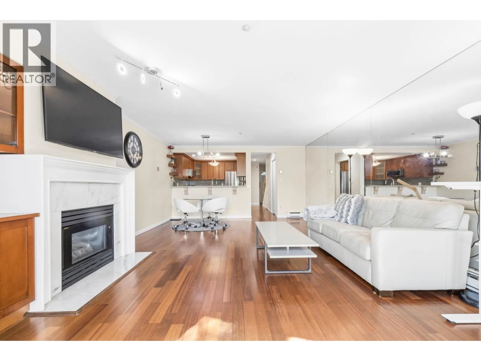 3 2150 SE MARINE DRIVE