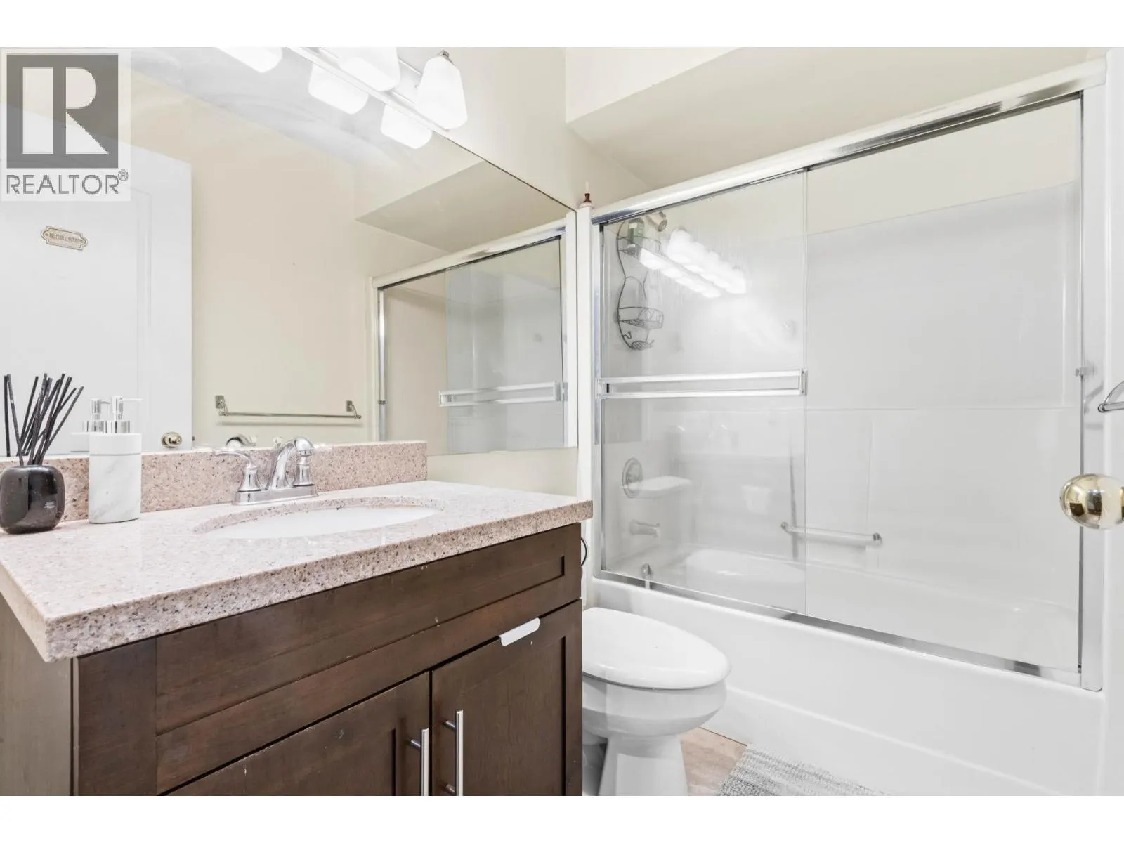 3 2150 SE MARINE DRIVE