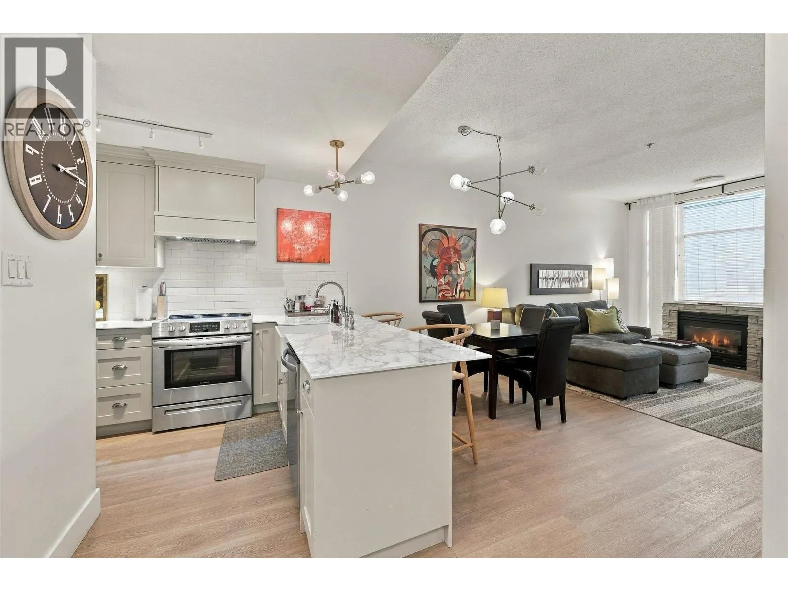 129 4573 CHATEAU BOULEVARD