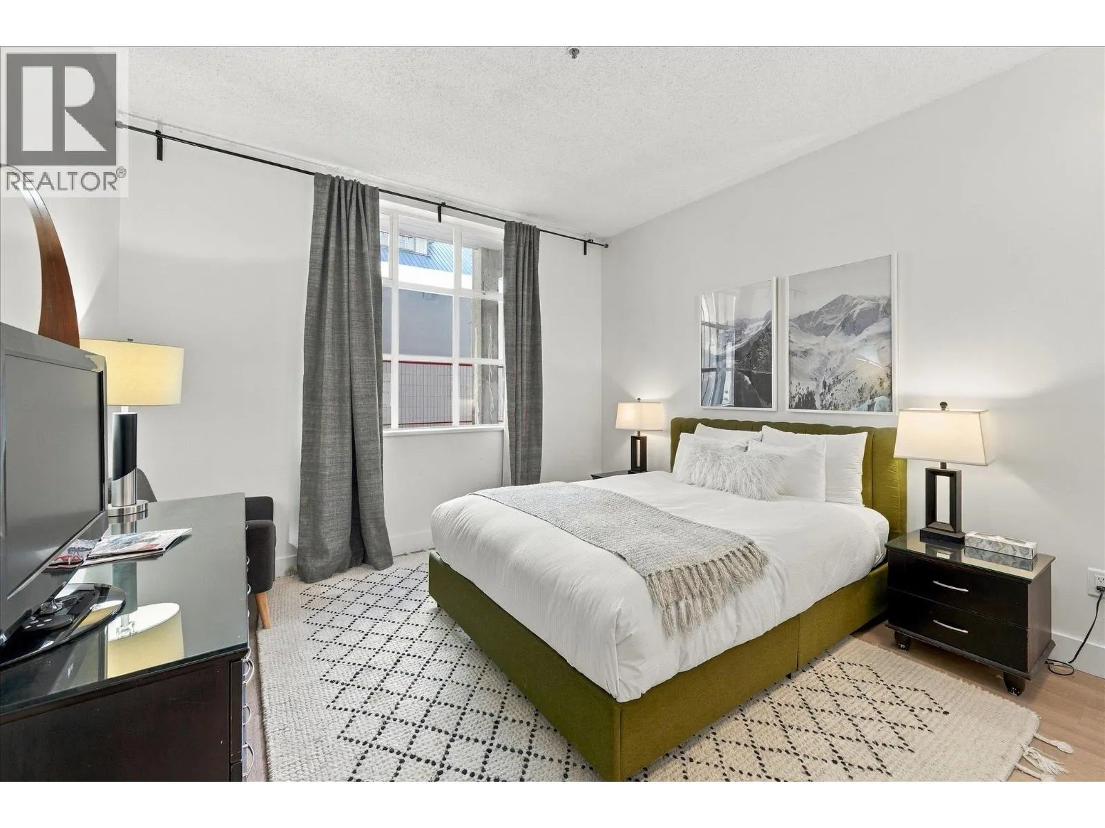129 4573 CHATEAU BOULEVARD