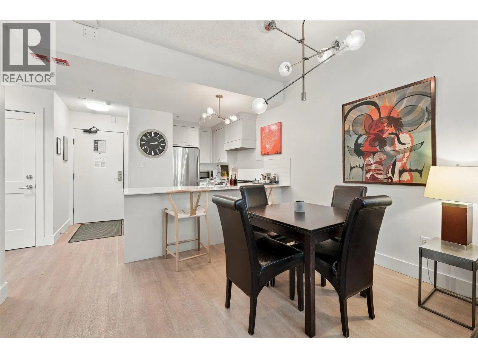 129 4573 CHATEAU BOULEVARD