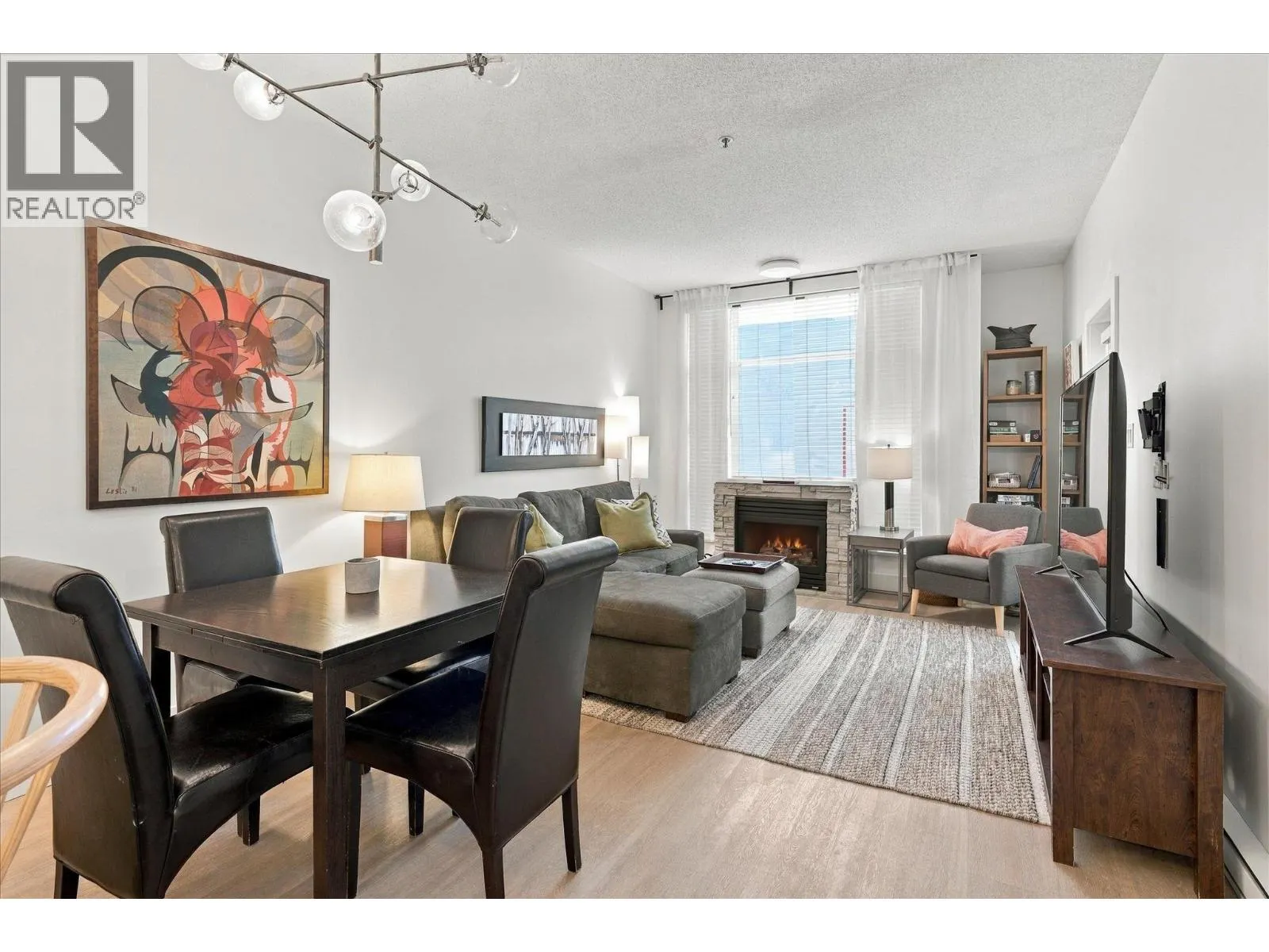129 4573 CHATEAU BOULEVARD