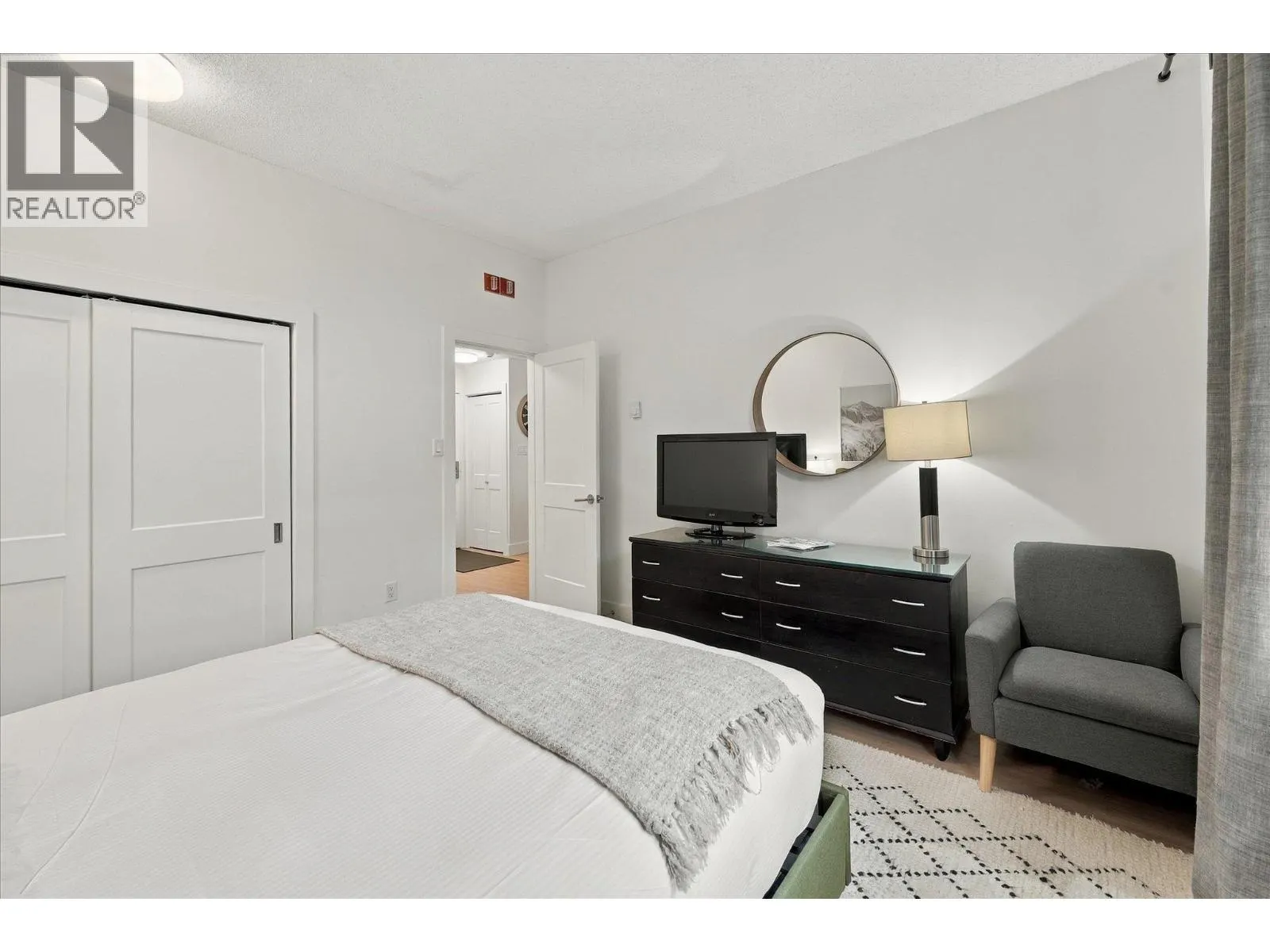 129 4573 CHATEAU BOULEVARD
