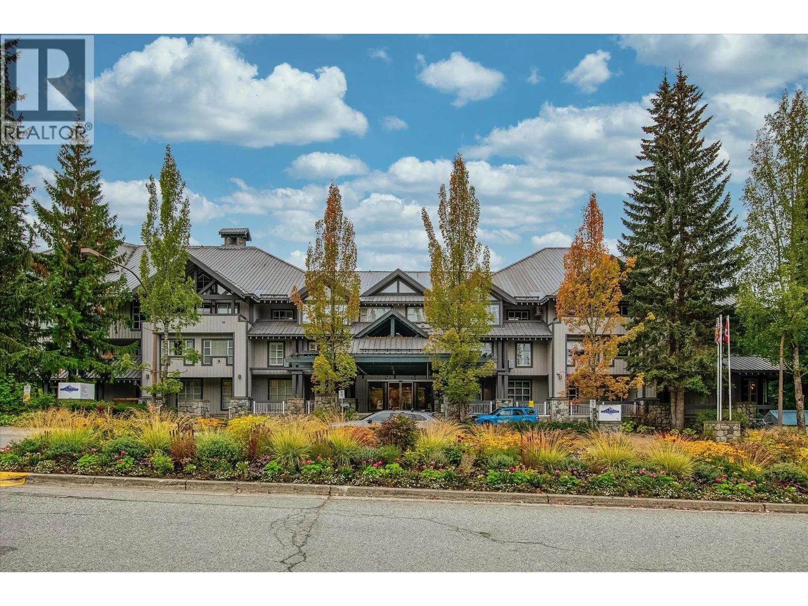 129 4573 CHATEAU BOULEVARD
