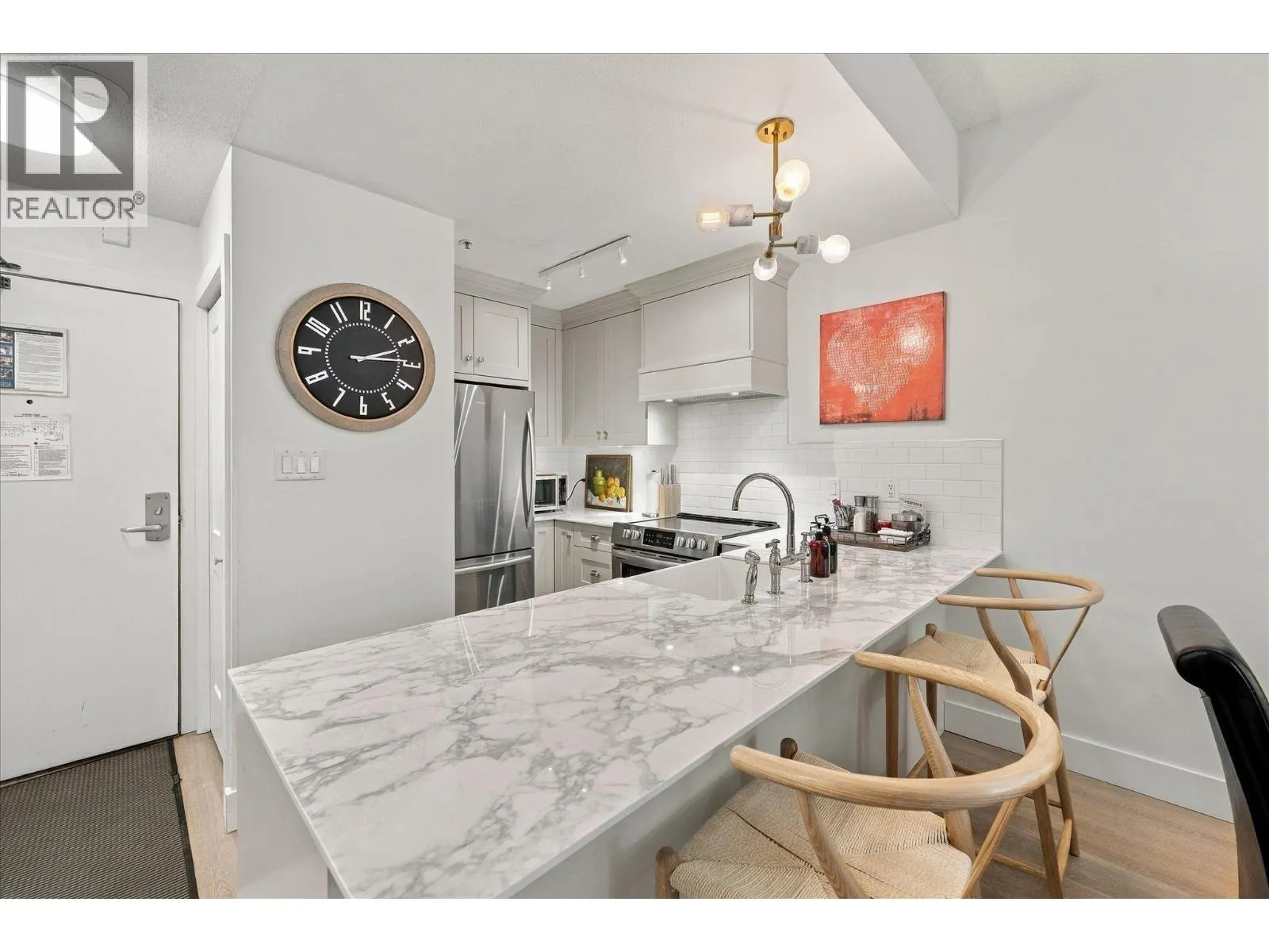 129 4573 CHATEAU BOULEVARD