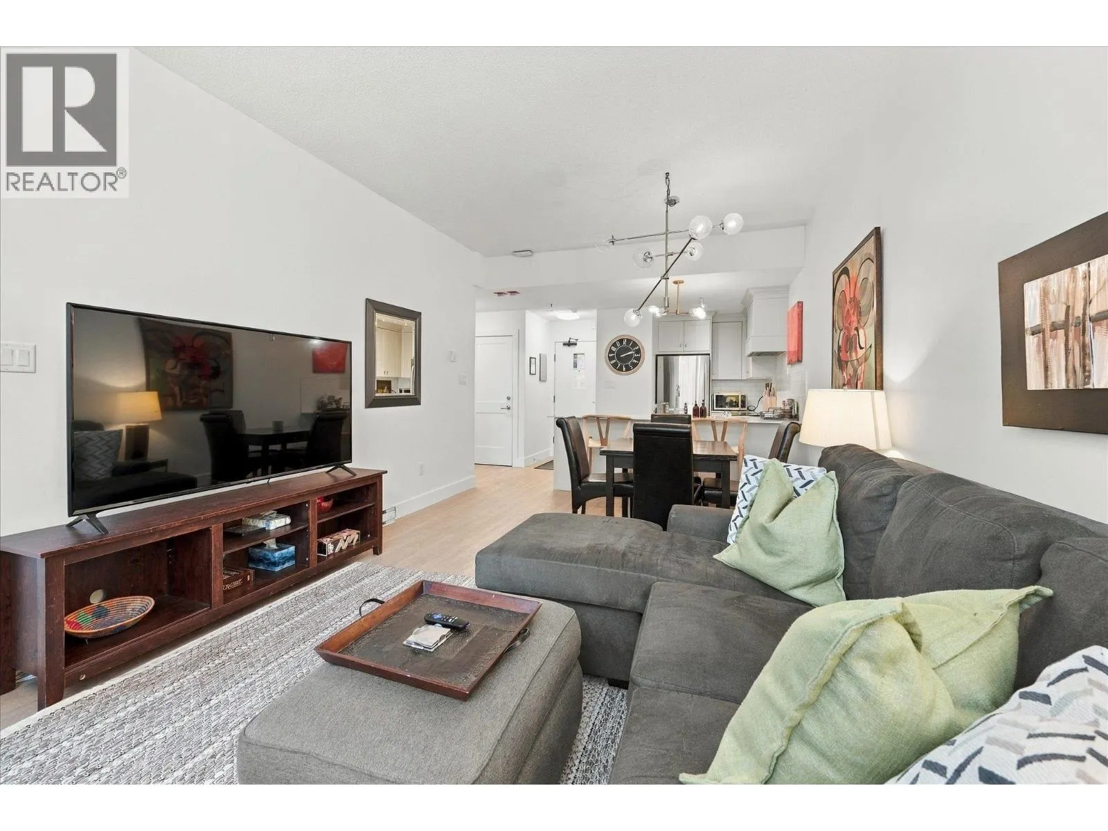 129 4573 CHATEAU BOULEVARD