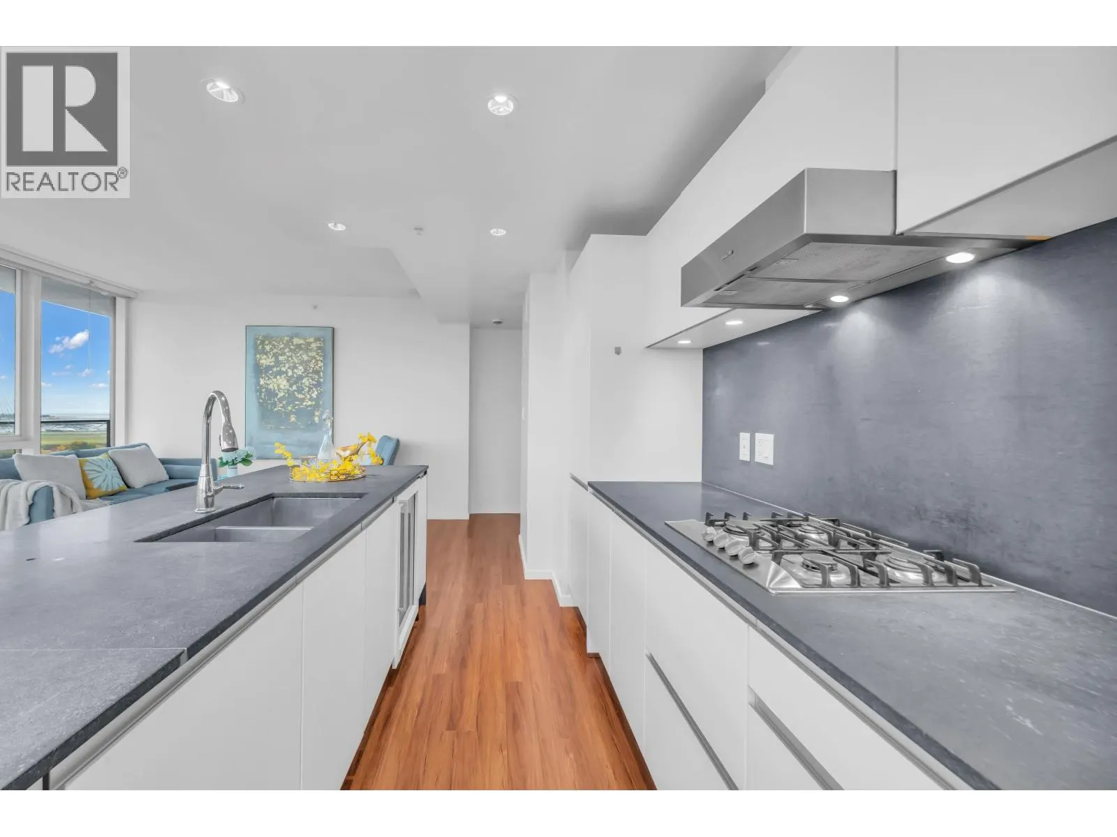 1703 8588 CORNISH STREET