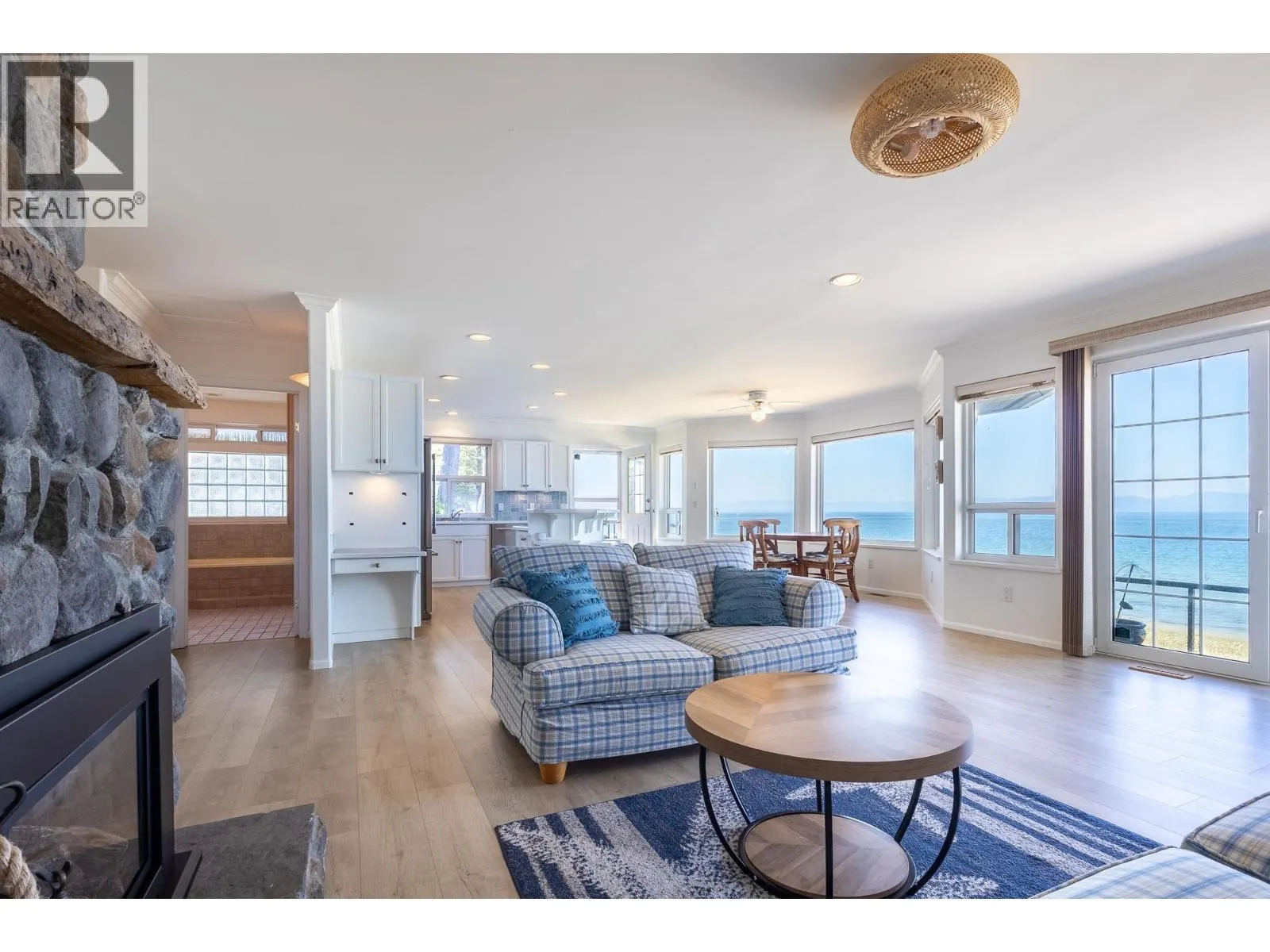 4857 SUNSHINE COAST HIGHWAY