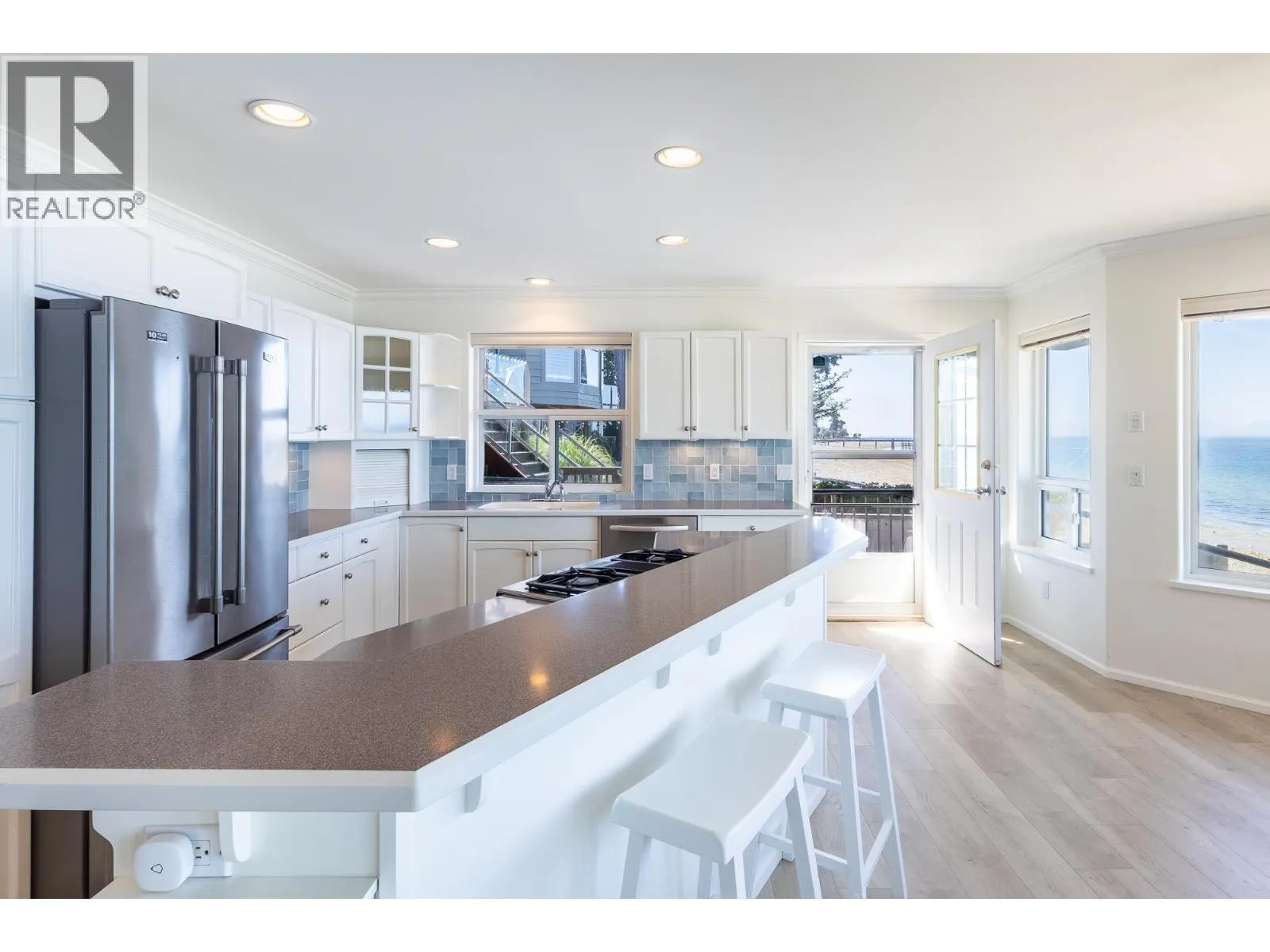 4857 SUNSHINE COAST HIGHWAY