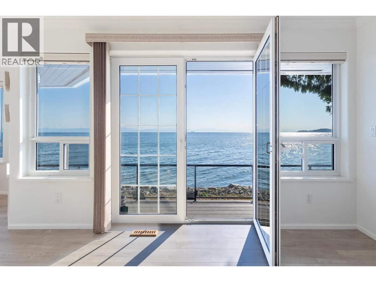 4857 SUNSHINE COAST HIGHWAY