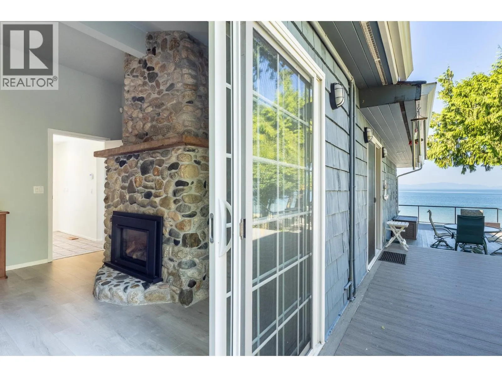 4857 SUNSHINE COAST HIGHWAY