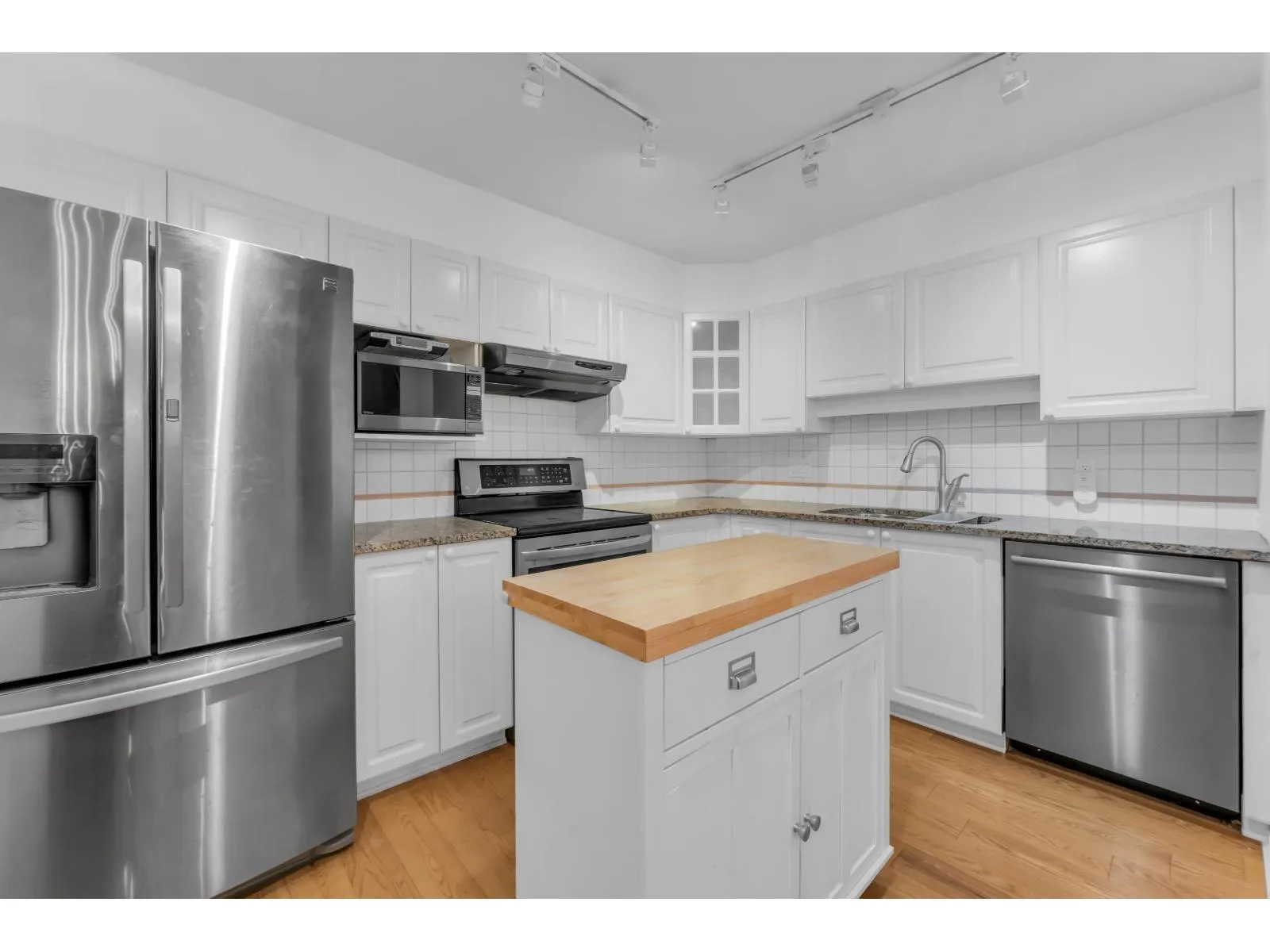 507 1575 BEST STREET