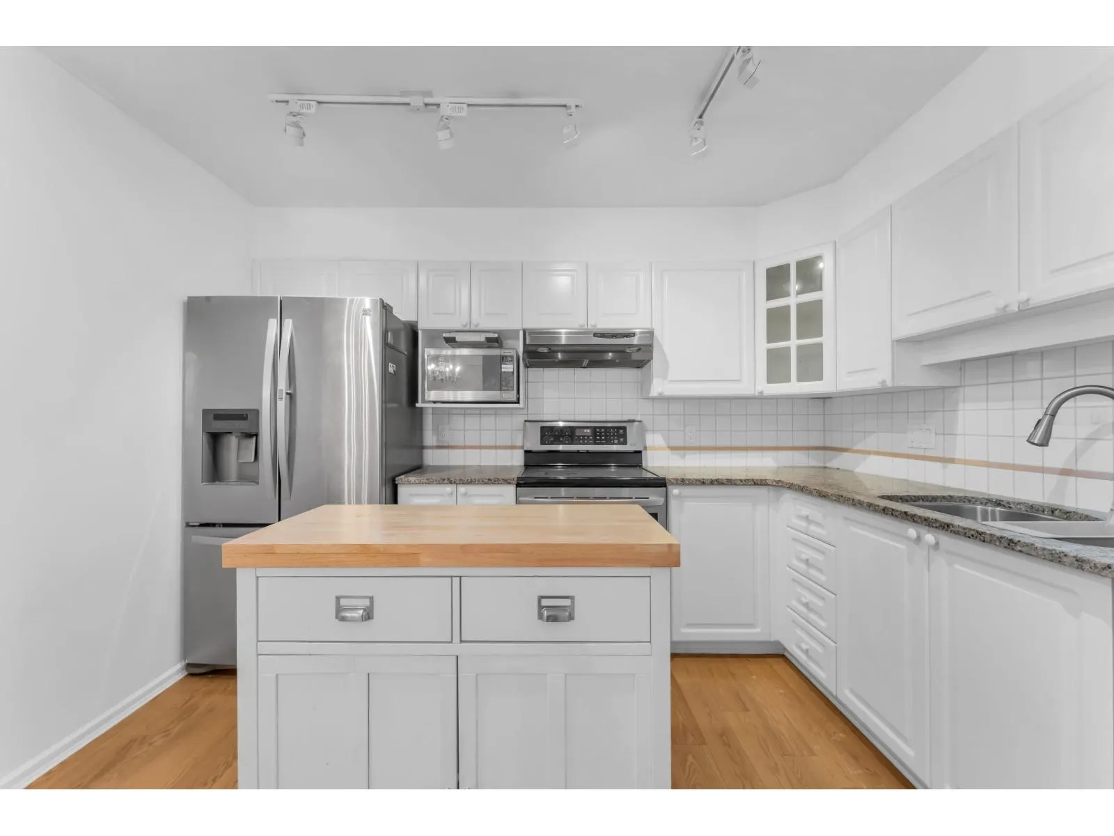 507 1575 BEST STREET